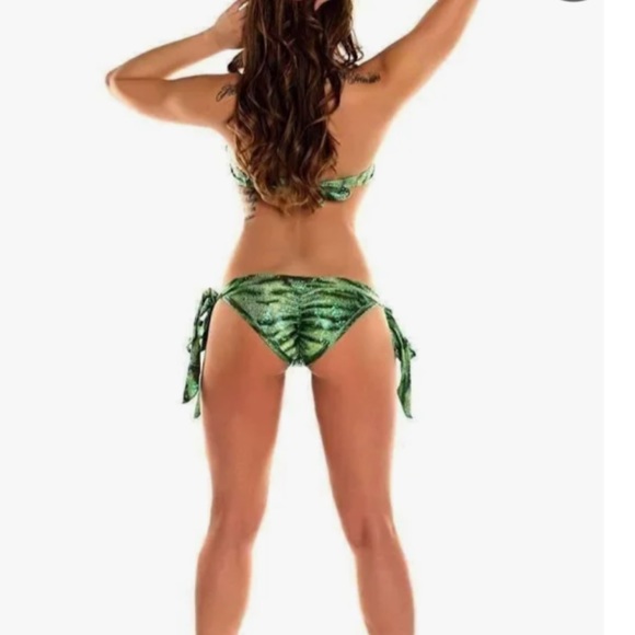 Super Sexy Python Print Bikini. S1 - Picture 2 of 11